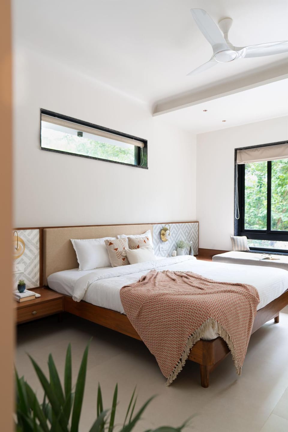 Property building, Bed, Bedroom, Swimming pool, wardrobe