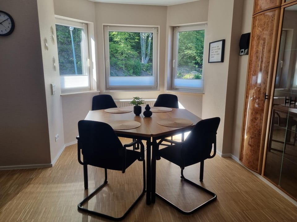 Seating area, Dining area