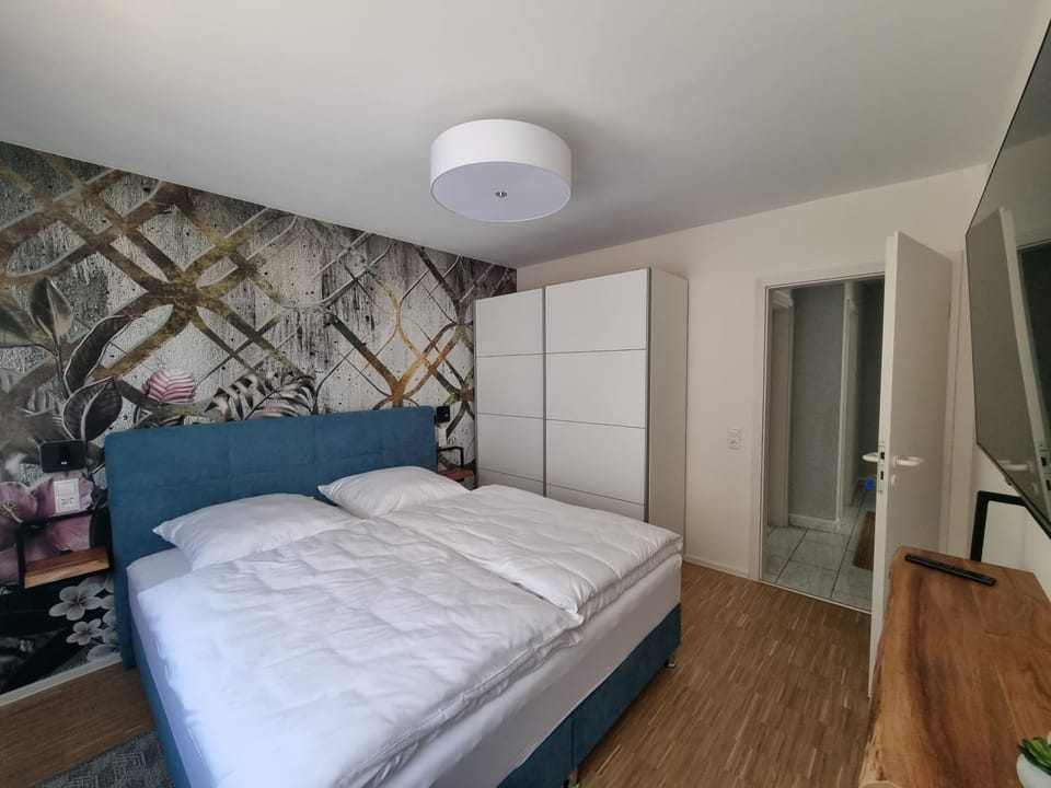TV and multimedia, Bedroom, wardrobe