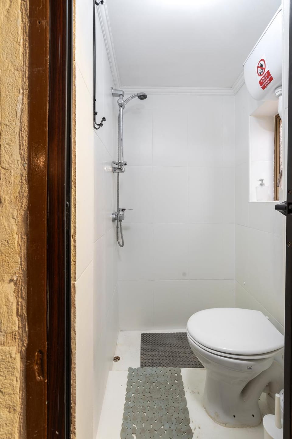 Shower, Toilet
