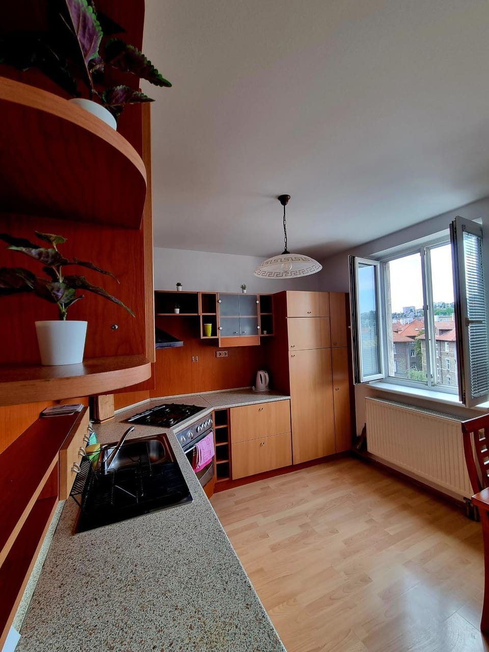 Kitchen or kitchenette, oven