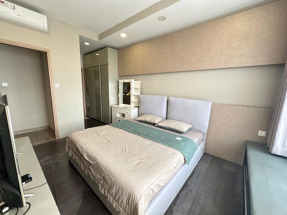 2 Bedrooms At The Sun Avenue In The Center Of District 2 With Overflow Swimming Pool Apartment in Ho Chi Minh City