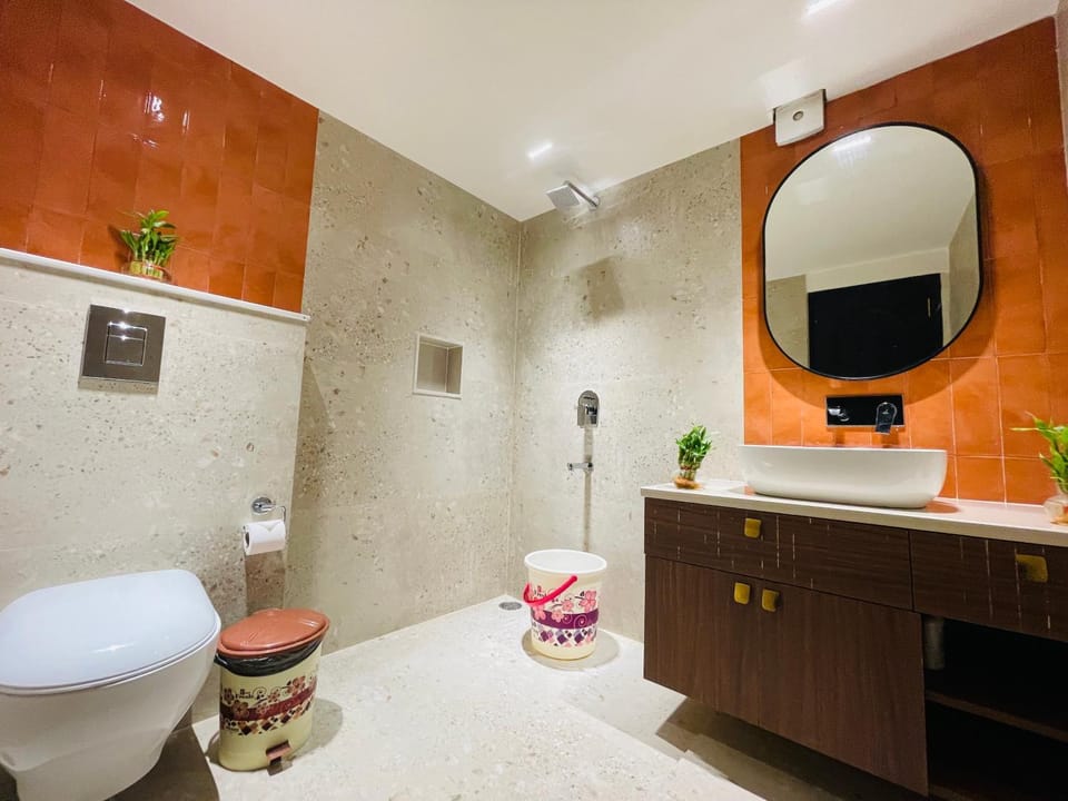 Toilet, Bathroom, towels