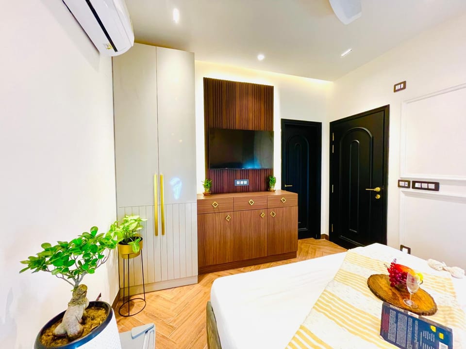 Bed, Photo of the whole room, Bedroom, wardrobe
