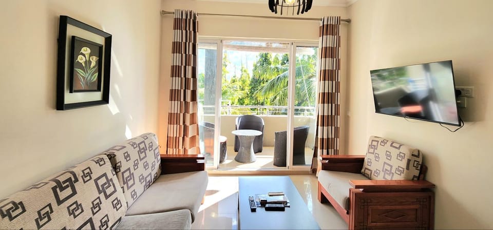 Number 7, 2nd floor, Pebble Bay Apartments with Garden View Apartment in Grand Baie