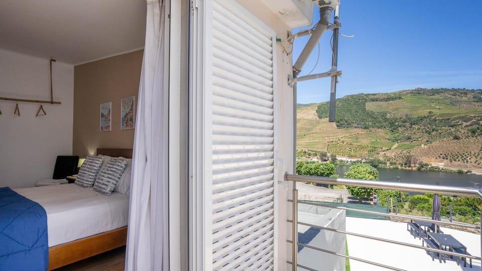 Bed, Day, Natural landscape, View (from property/room), Balcony/Terrace, Photo of the whole room, Bedroom, Mountain view