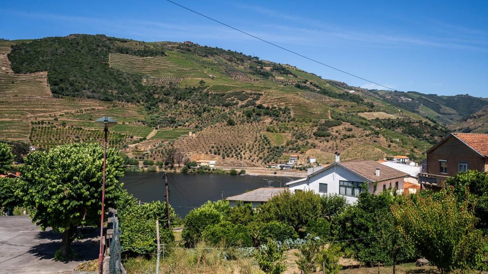 Nearby landmark, Spring, Day, Neighbourhood, Natural landscape, Lake view, Mountain view, River view