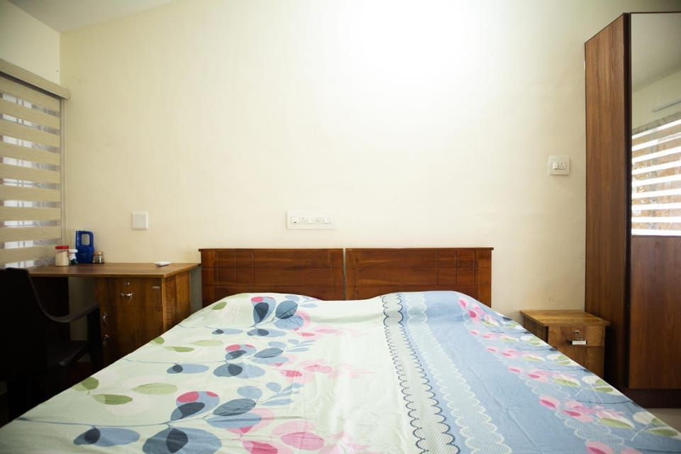 Bed, Photo of the whole room, Bedroom, wardrobe