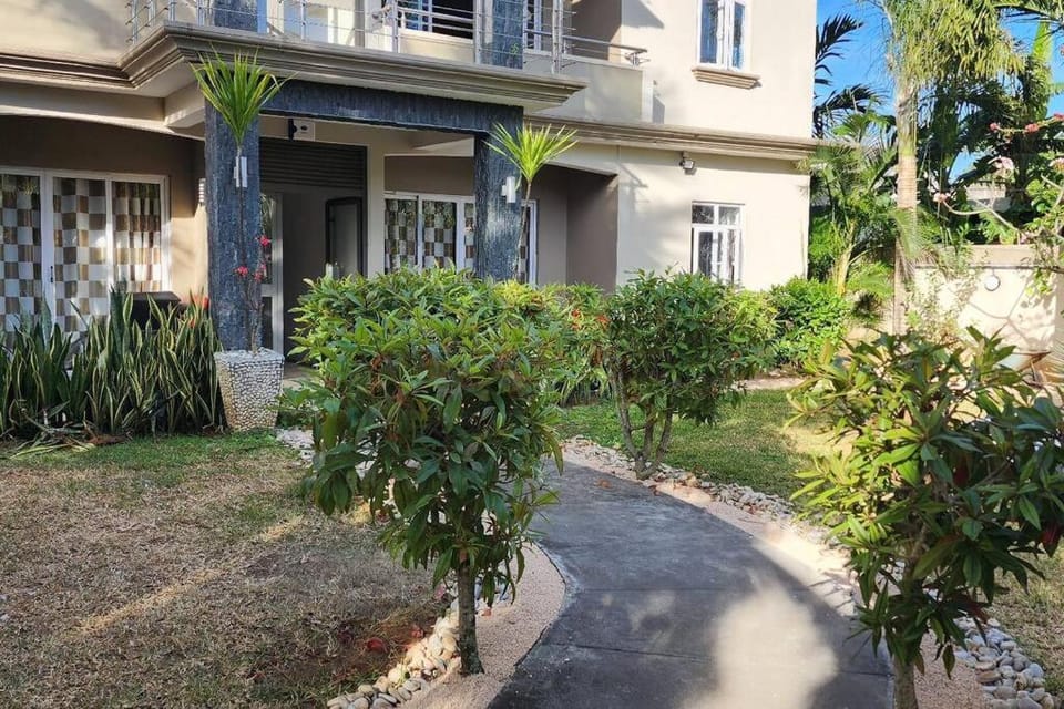 Number 8, 2nd Floor, Pebble Bay Apartments Apartment in Grand Baie