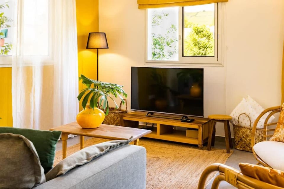 Communal lounge/ TV room, TV and multimedia, Living room