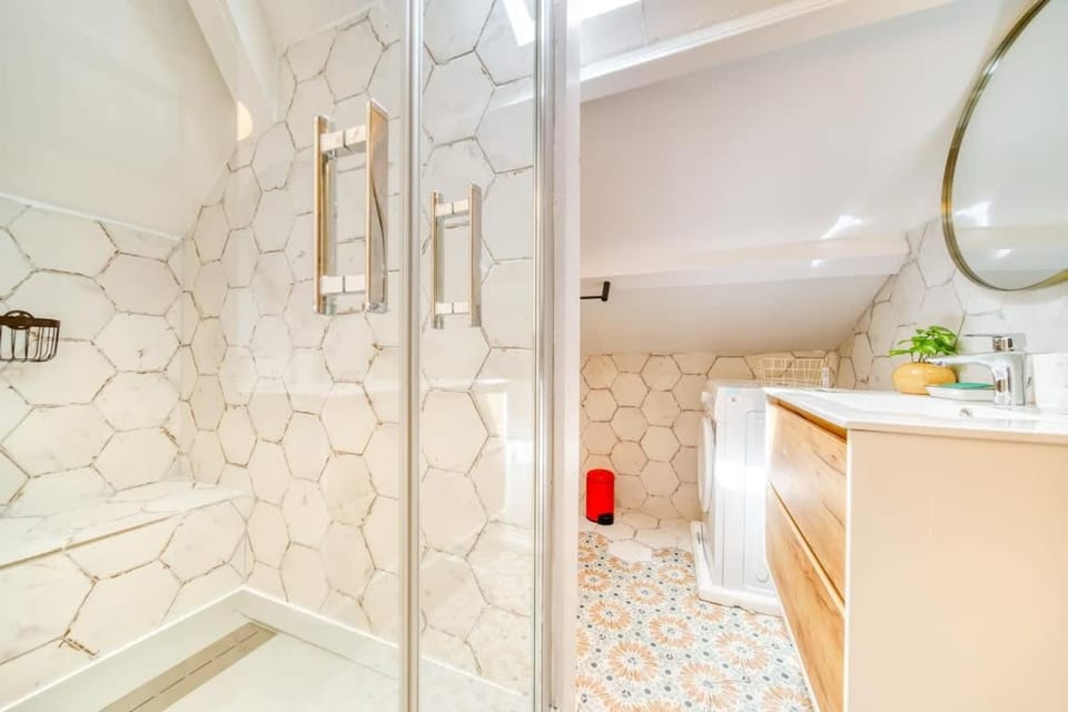 Shower, Bathroom