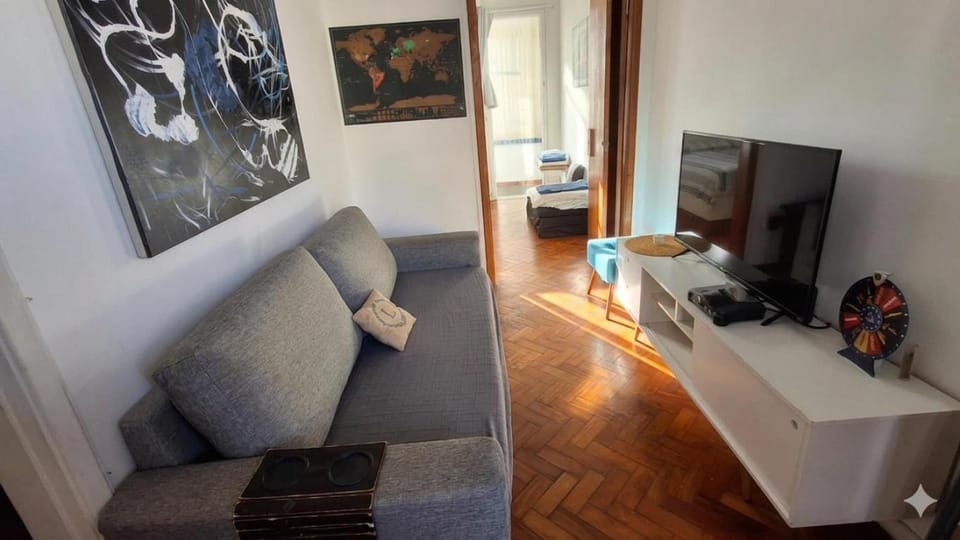 Communal lounge/ TV room, TV and multimedia, Living room, Seating area