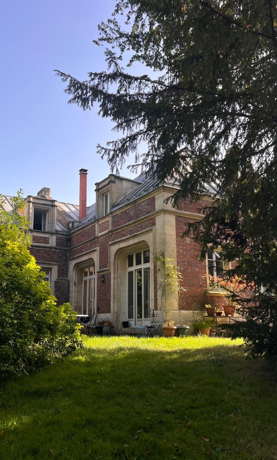 Property building, Spring, Day, Garden, Garden view