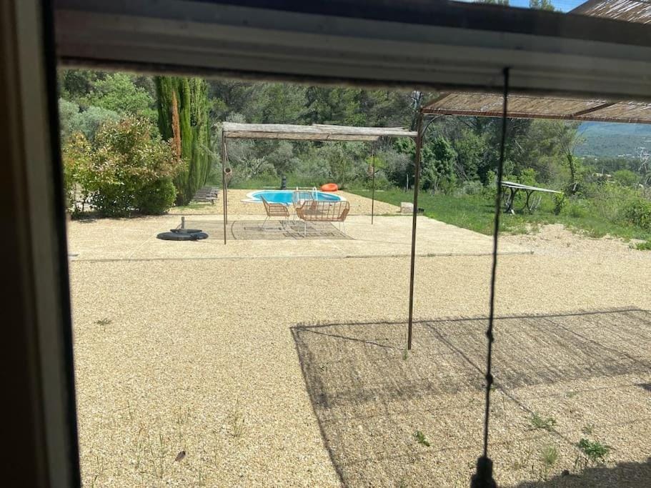 Jolie maison avec vue imprenable, piscine, jeu de boules, calme au cœur du Luberon Villa in Provence-Alpes-Côte d'Azur
