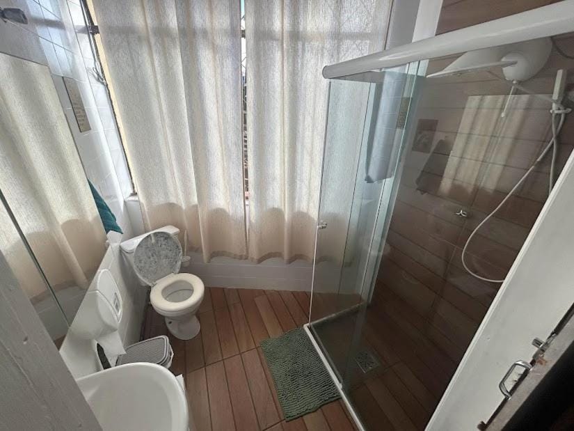 Quarto 6 no Centro de Itajaí, Ar+SmartTv Bed and Breakfast in Navegantes