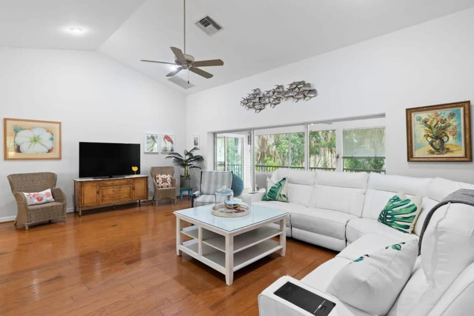 Palm Paradise- Charming Island Bungalow in Downtown Sanibel House in Sanibel Island