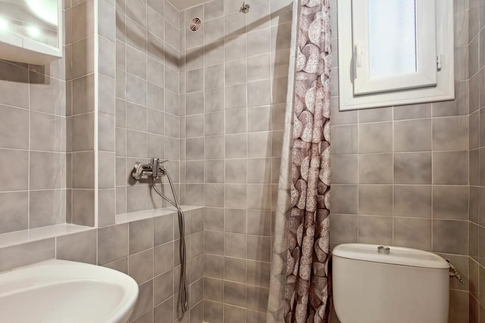 Bathroom, Living room