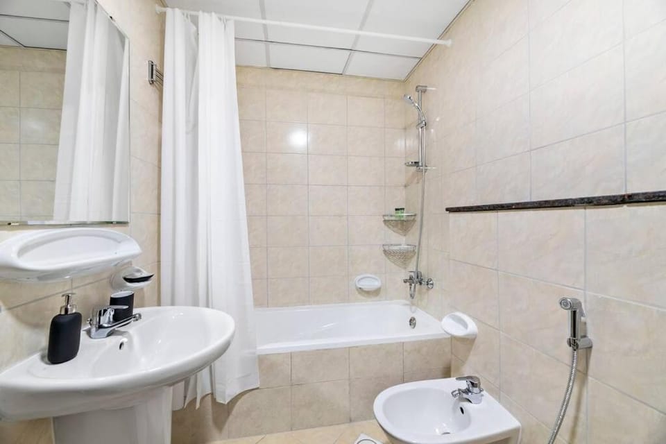StoneTree - Furnished 1 BR Apartment Near to Tram Apartment in Dubai