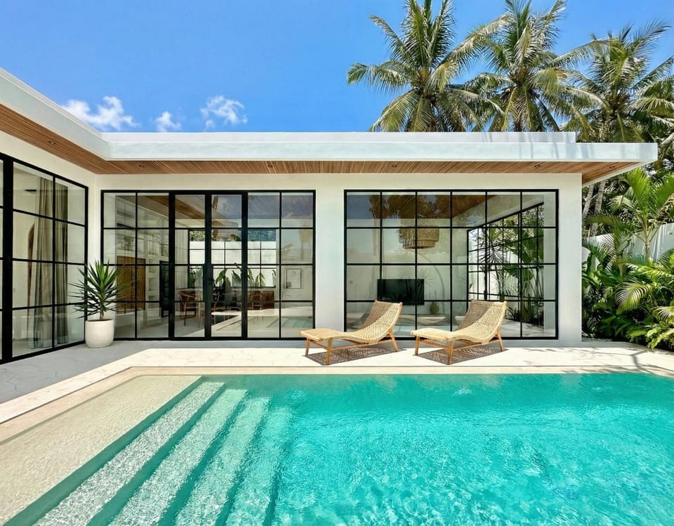 Property building, Patio, Day, Pool view, Swimming pool, sunbed