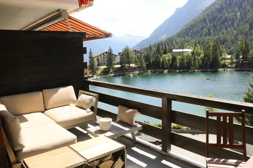 Balcony/Terrace, Balcony/Terrace, Lake view