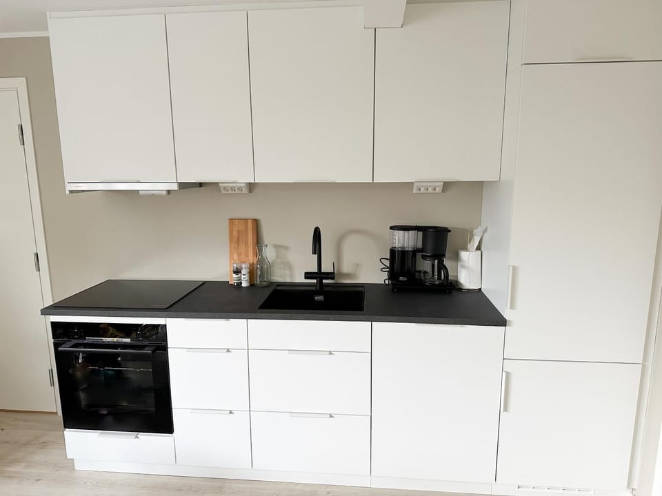 Coffee/tea facilities, Kitchen or kitchenette, dishwasher, pet friendly, stove