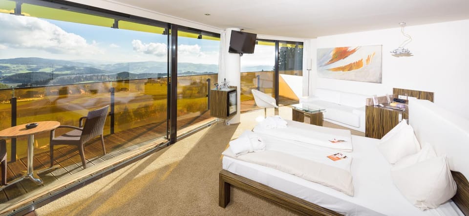 Bed, View (from property/room), Living room, Photo of the whole room, Bedroom, Mountain view