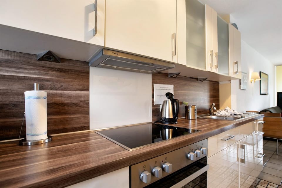 Kitchen or kitchenette, Living room