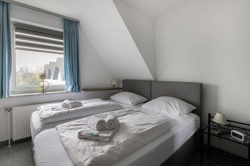 Property building, Living room, Bedroom