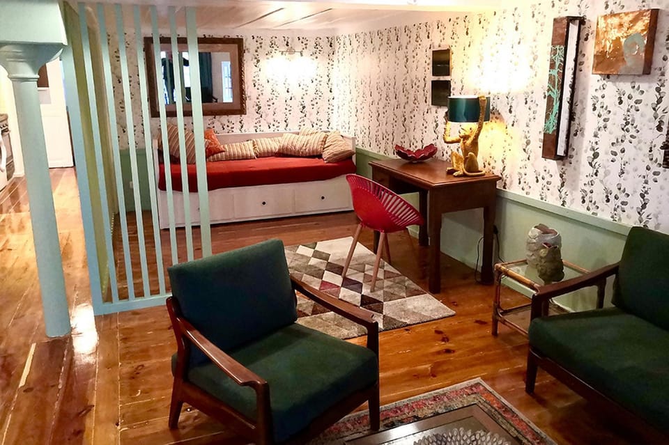 Bed, Living room, Seating area