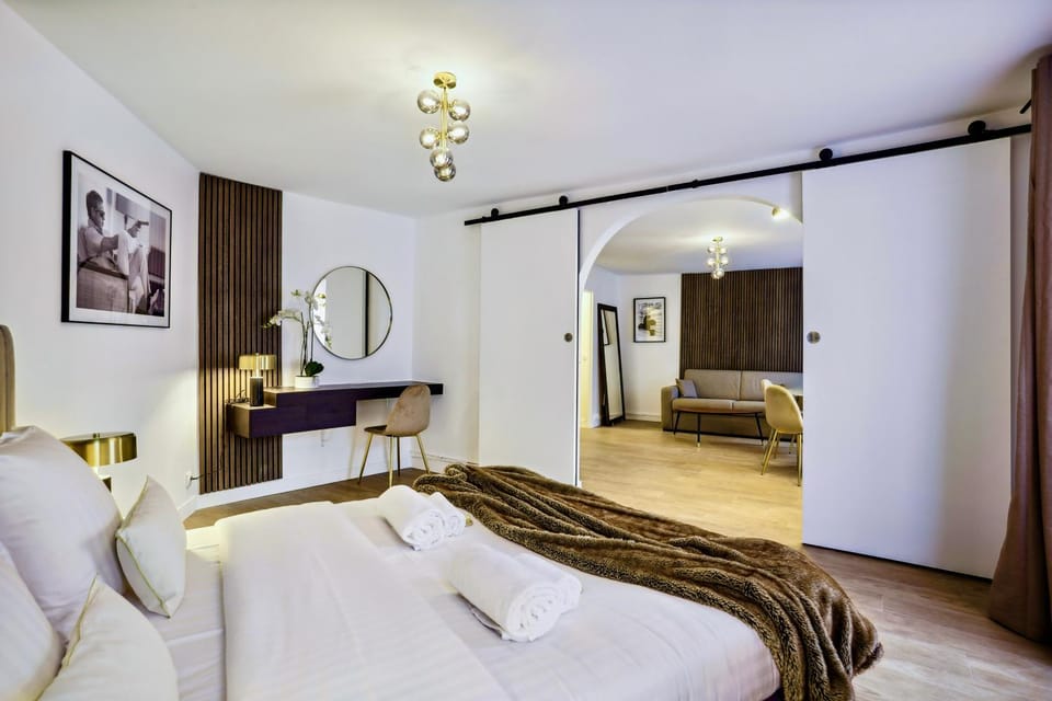 Bed, Bedroom