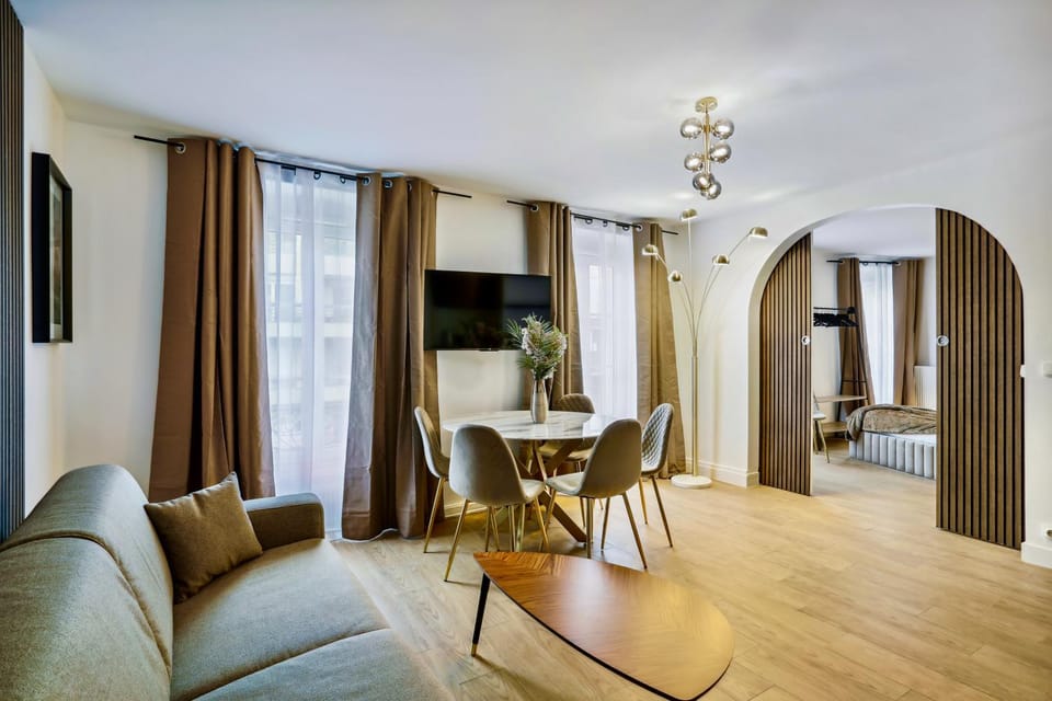 TV and multimedia, Living room, Dining area