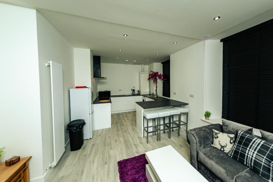 Kitchen or kitchenette, Seating area, Dining area, oven, stove