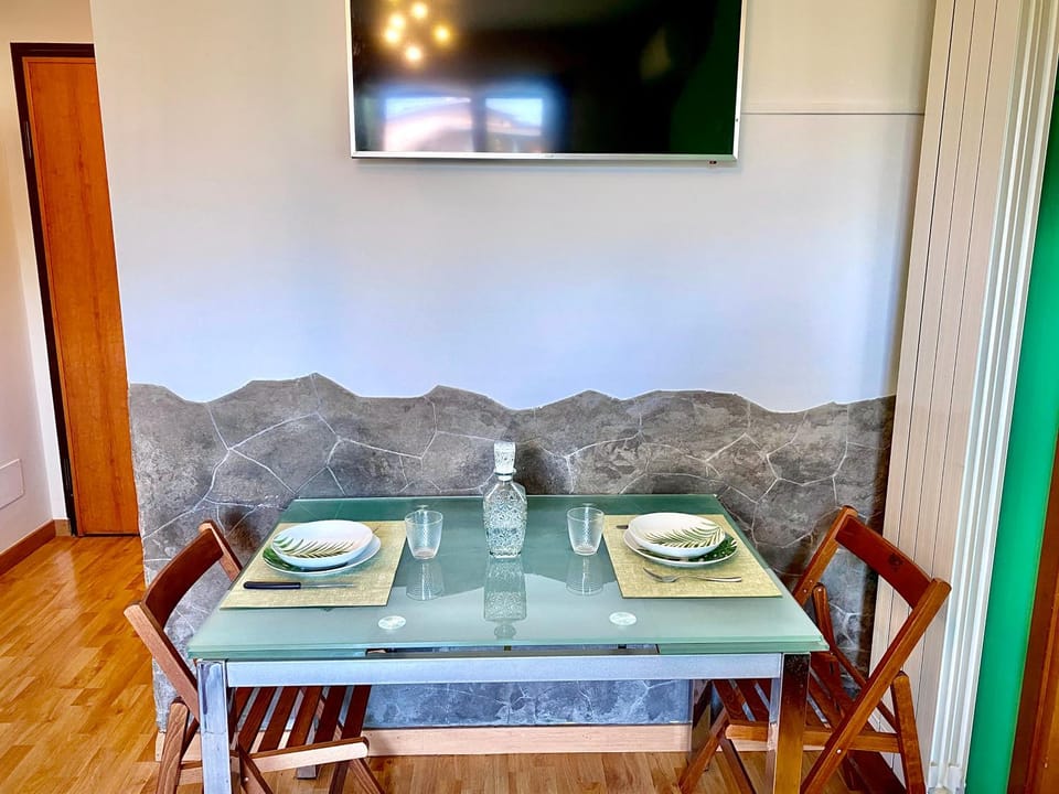 TV and multimedia, Dining area