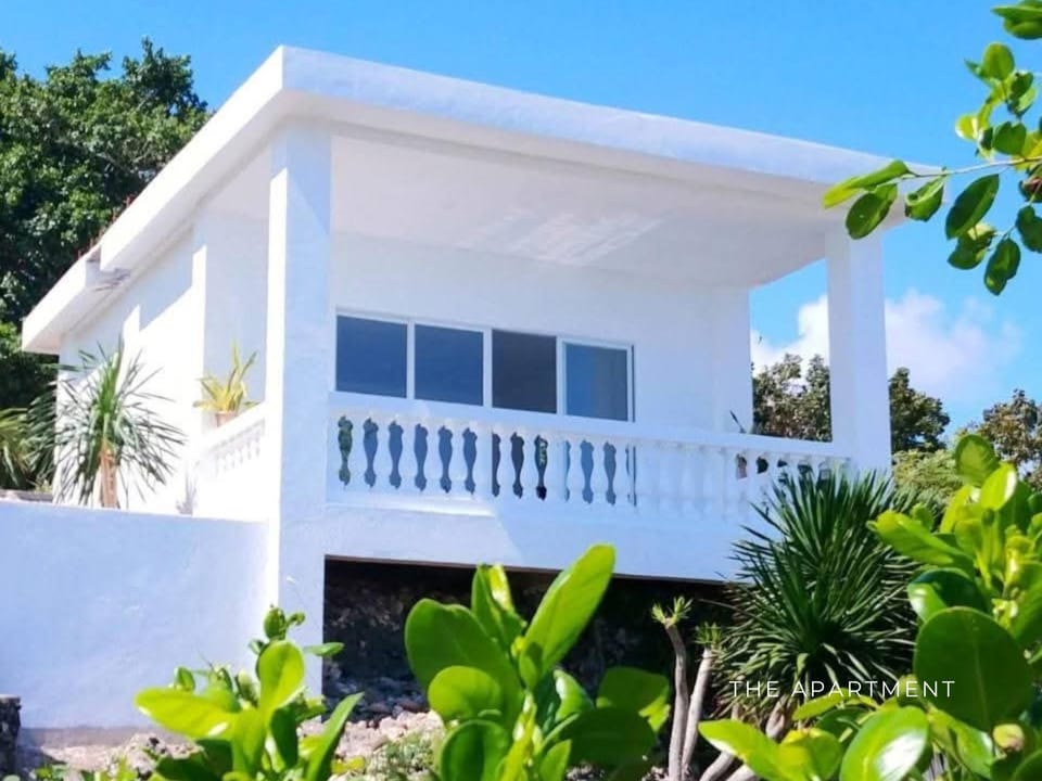 The Clifftop Home House in Central Visayas