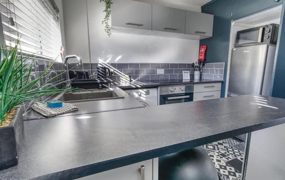 Cosy 1BR Apt, Self Check In, Parking, By DerBnB Apartment in Derby