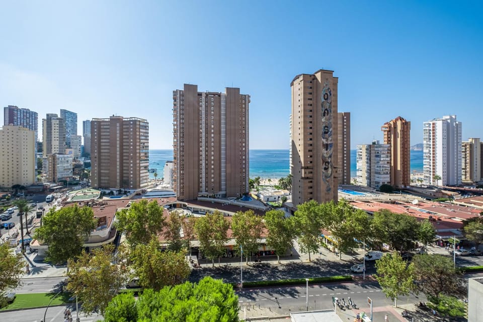 Off site, Day, Neighbourhood, Natural landscape, Beach, City view, Sea view, Street view, Location