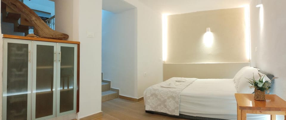 Seating area, Bedroom
