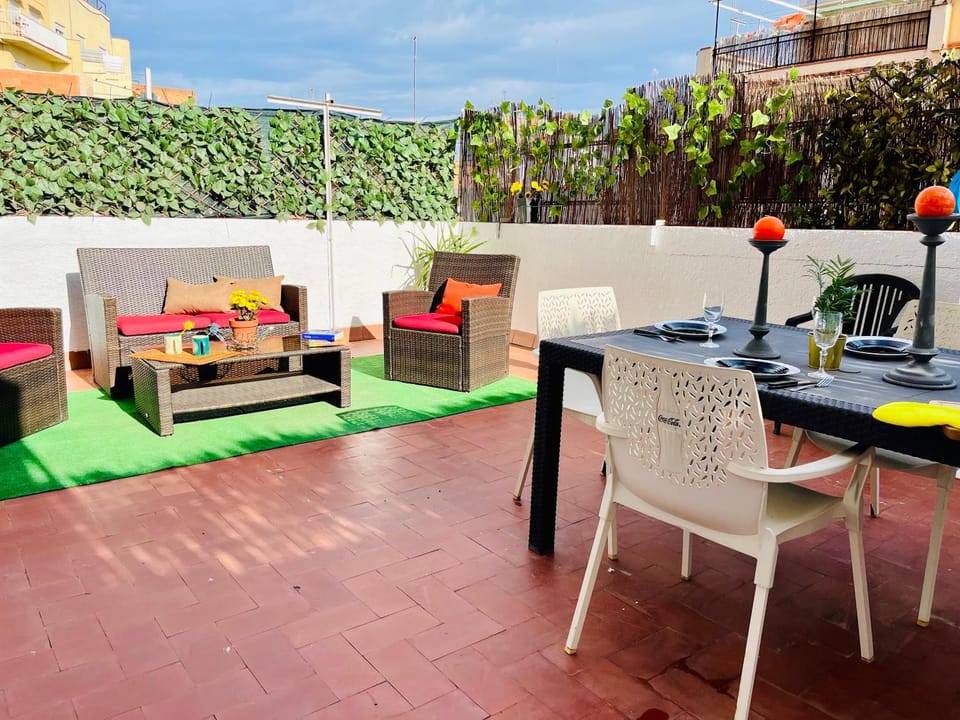 Patio, Day, Balcony/Terrace