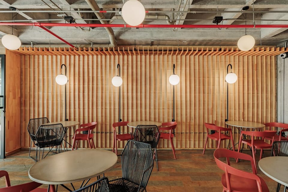 Restaurant/places to eat, Living room, Banquet/Function facilities, Seating area