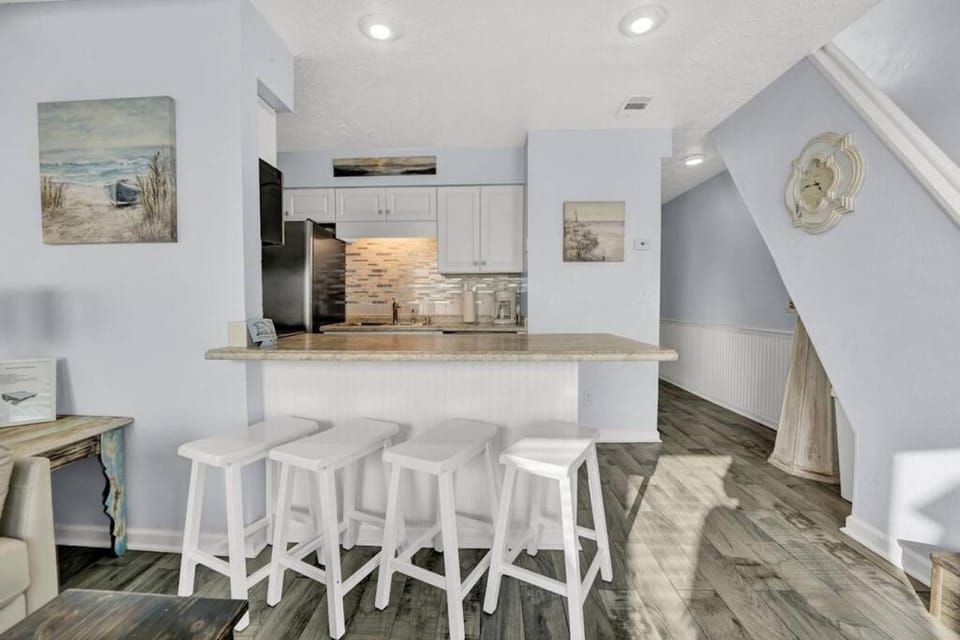 Kitchen or kitchenette, Seating area, Dining area, minibar