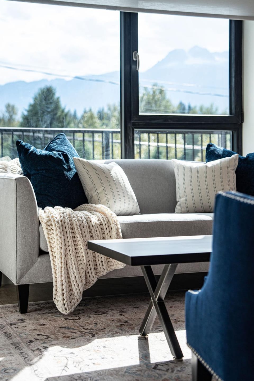 Stoked 4Ever - Revelstoke Condo (+Hot Tub) Apartment in Revelstoke