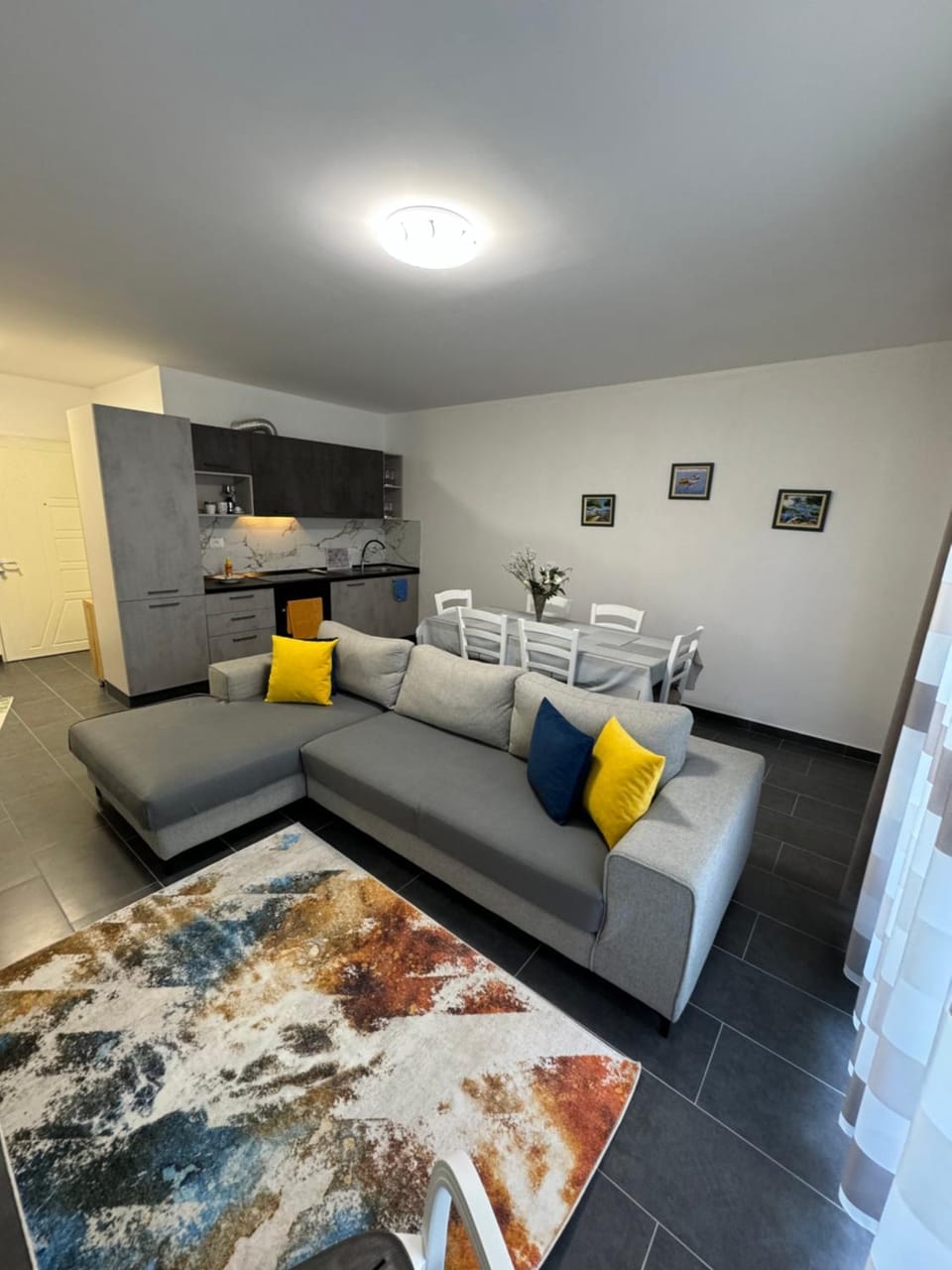 Kitchen or kitchenette, Living room, Photo of the whole room, Seating area, pet friendly