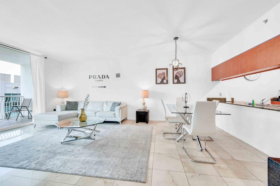 Modern 1 Bed in the Heart of Brickell With Free Parking Apartment in Brickell