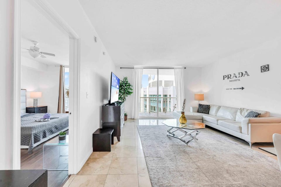 Modern 1 Bed in the Heart of Brickell With Free Parking Apartment in Brickell