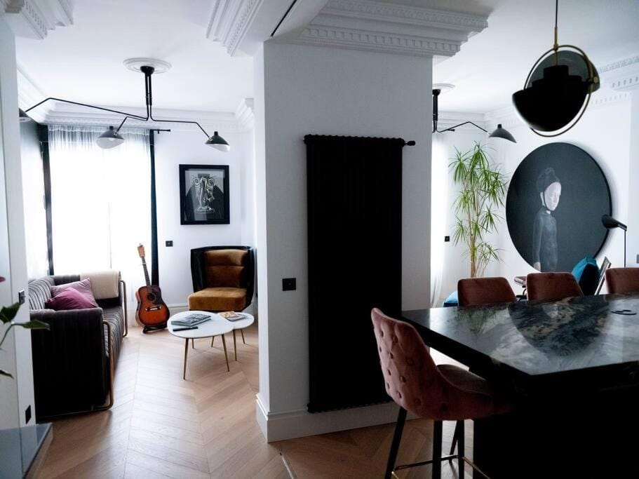 Living room, Dining area