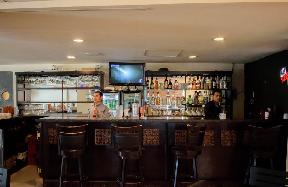 Restaurant/places to eat, Lounge or bar, Lounge or bar, Food and drinks, Evening entertainment, Drinks