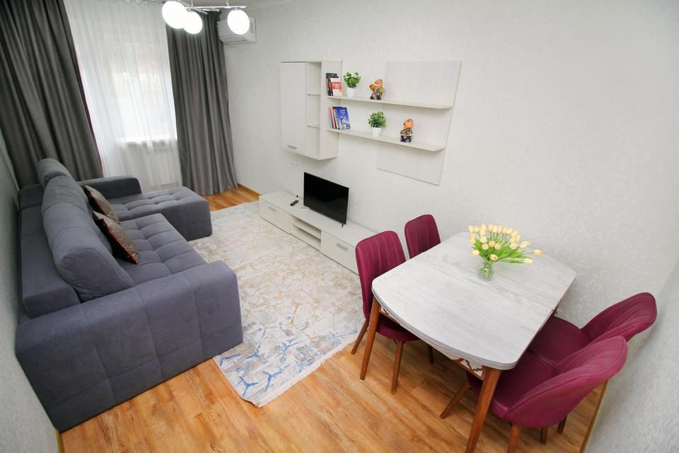 TV and multimedia, Living room, Dining area
