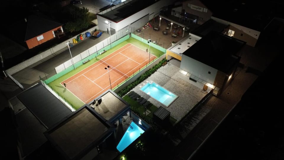 Tennis court