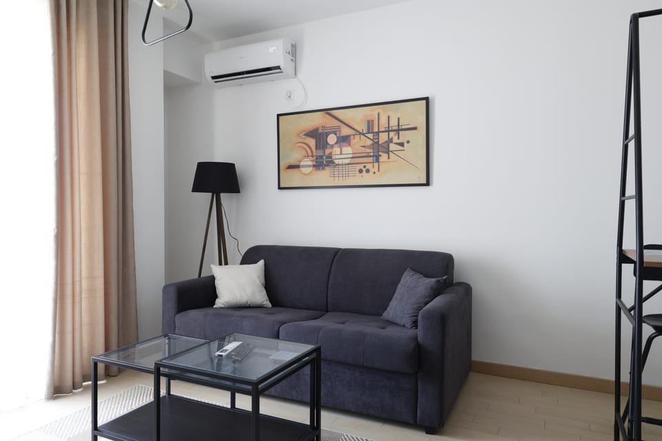 Living room, Seating area, air conditioner