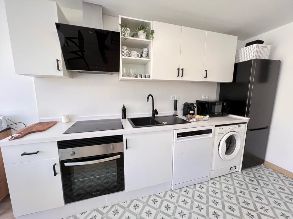 dishwasher, minibar, pet friendly, stove, toaster, washing machine